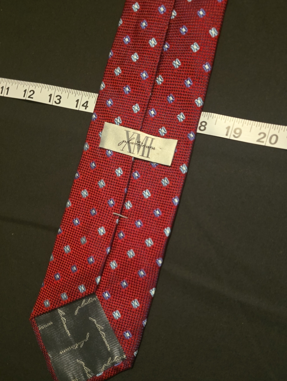 XMI Platinum Red Geometric Woven Men’s Tie Excellent Condition